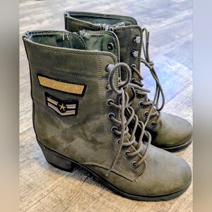Madden Olive Green Military-Style Women's Fashion Boots Sz. 9